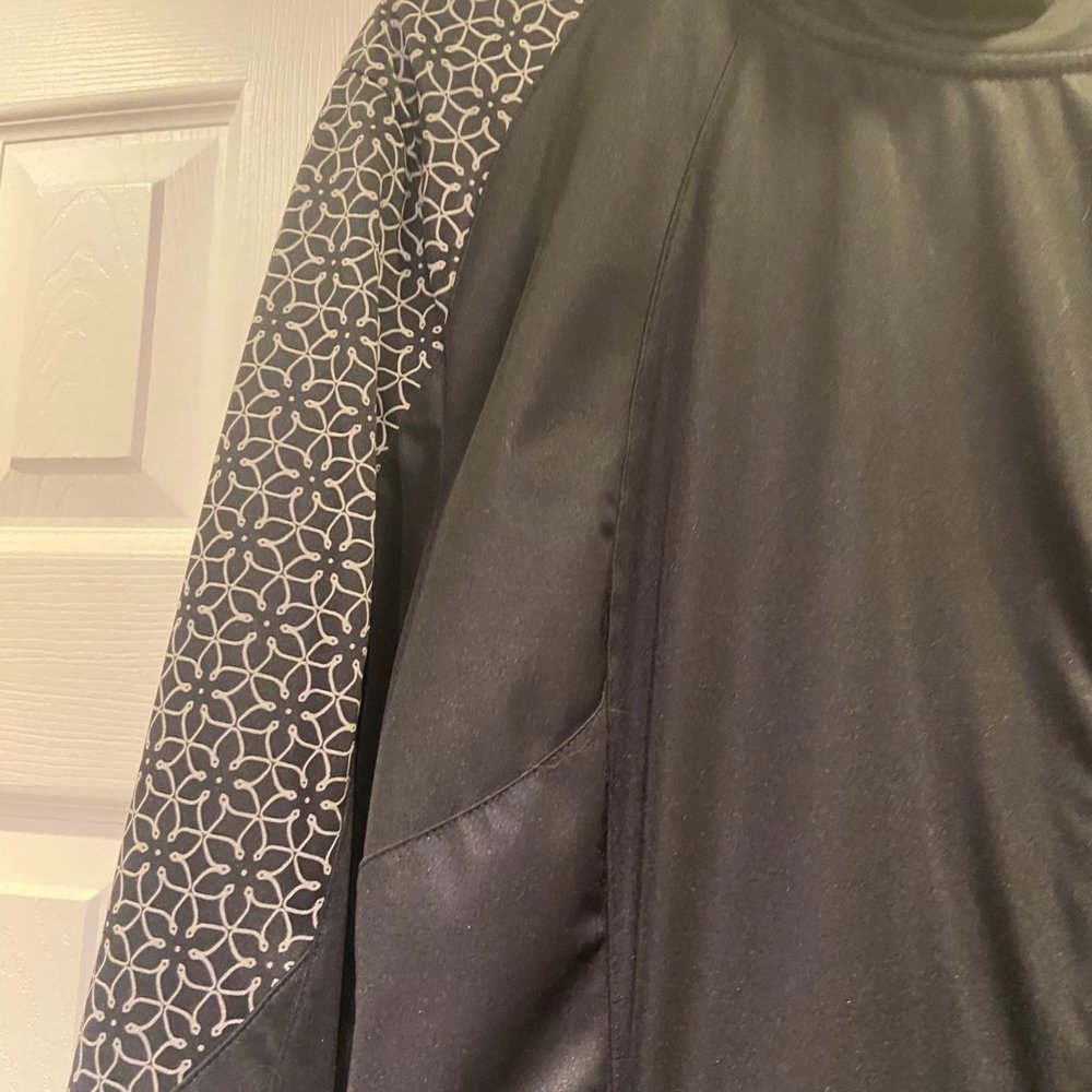 RUNNING ROOM WOMEN'S RUN JACKET - Picture 2 of 10